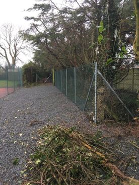 Outdoor chainlink fence